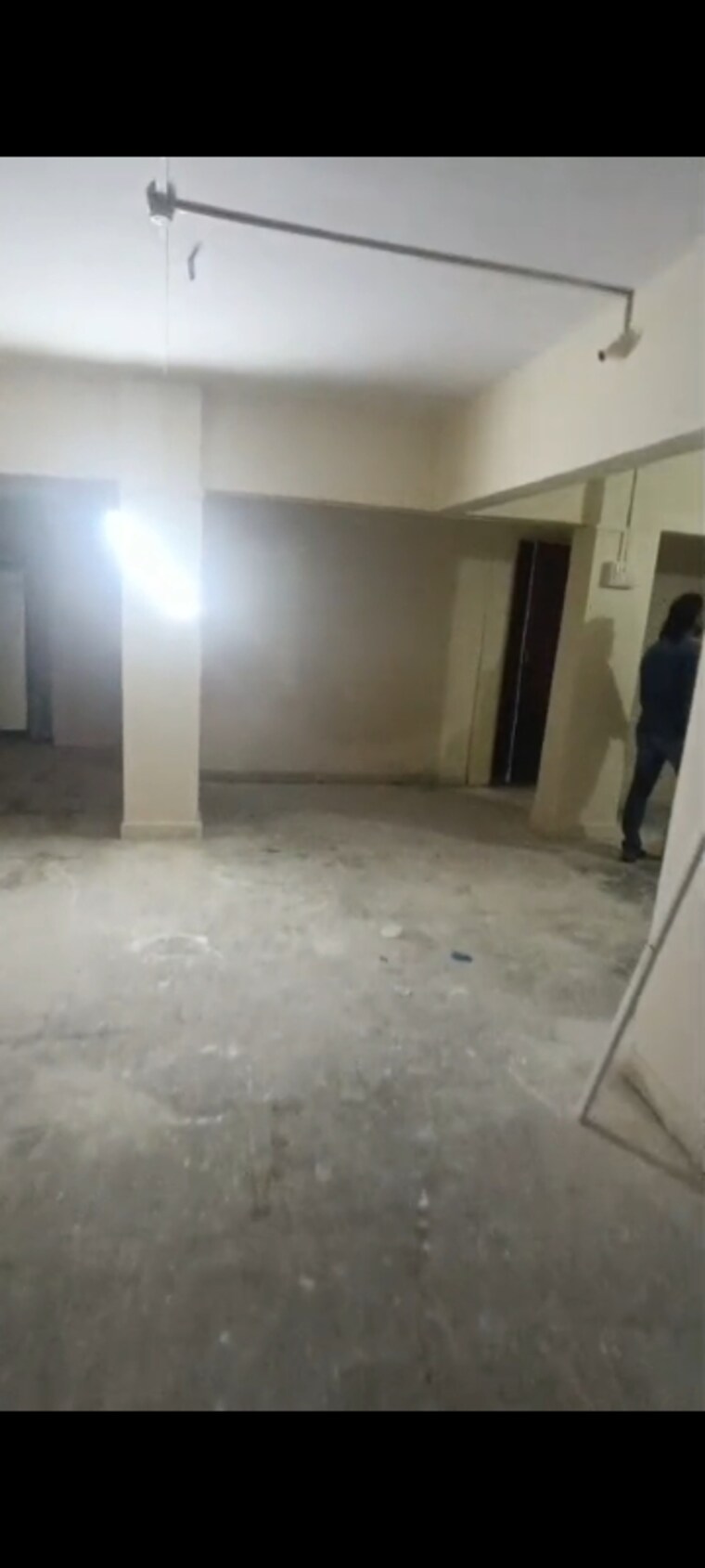 Room, bhayandar east Commercial Showroom 2100 Sq.Ft. In Bhayandar East Thane 9134034