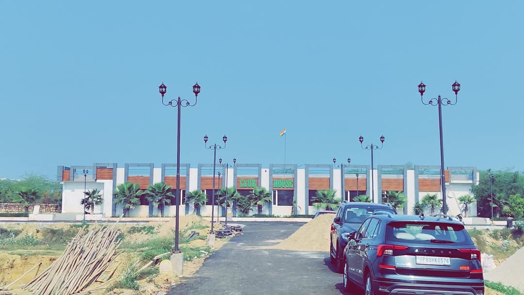 Plot For Sale in Gaur City-2