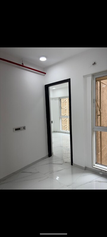 Room in 2 BHK Apartment at Nahar Amaryllis Towers and Plaza, Chandivali – for Rent