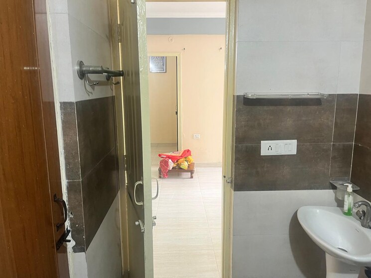 Bathroom, gulmohur-garden 2 Bedroom 1000 Sq.Ft. Apartment In Raj Nagar Extension Ghaziabad 9134046