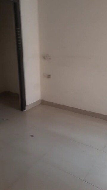 Room in 3 BHK Apartment at SCC Sapphire, Raj Nagar Extension – for Rent
