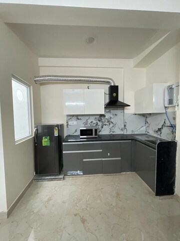 Kitchen in 1 BHK Builder Floor at Sector 40 – for Rent