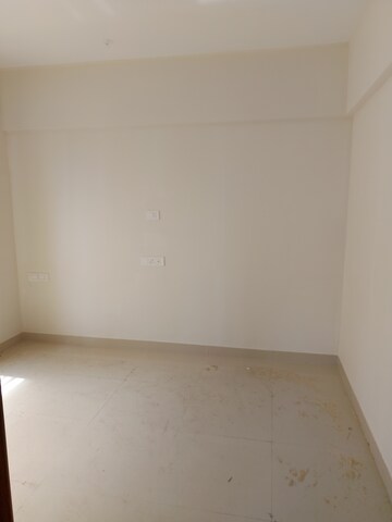 Room in 2 BHK Apartment at Haware Amara, Vikhroli East – for Rent