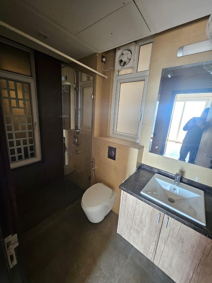 Bathroom, sector 31 4 Bedroom 2500 Sq.Ft. Builder Floor In Sector 31 Gurgaon 9134073