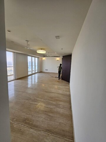 Room in 4 BHK Builder Floor at Sector 31 – for Rent