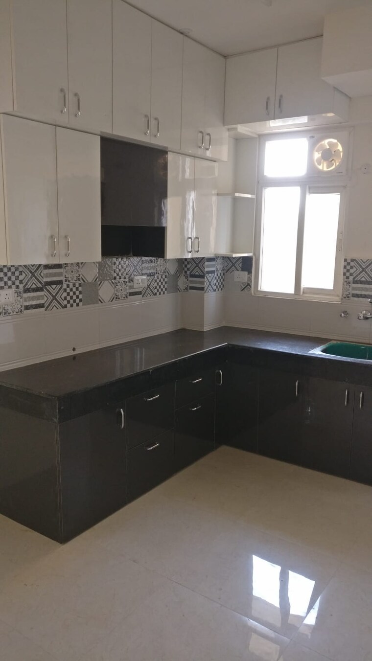 Kitchen, signature-the-serenas 2 Bedroom 614 Sq.Ft. Apartment In Sohna Sector 36 Gurgaon 9134084