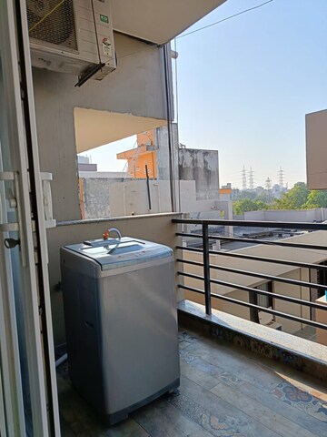 Balcony in 2 BHK Builder Floor at Sector 38 – for Rent