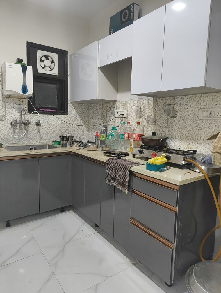 Kitchen, govindpuri 3 Bedroom 910 Sq.Ft. Builder Floor In Govindpuri Delhi 9134113