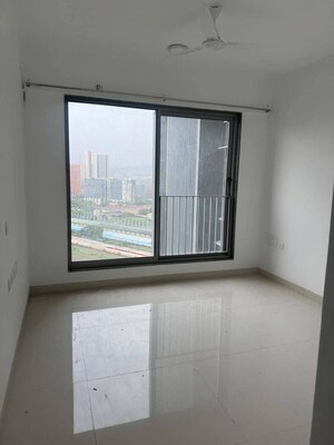 Room in 1 BHK Apartment at Agarwal And Doshi Complex, Vasai West – for Sale