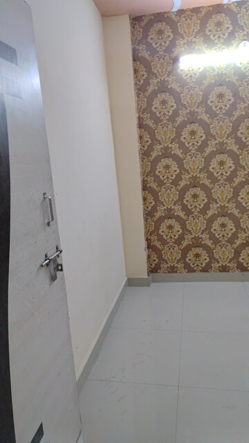 Furnished Amenities in 2 BHK Builder Floor at Bhagwati Garden – for Sale