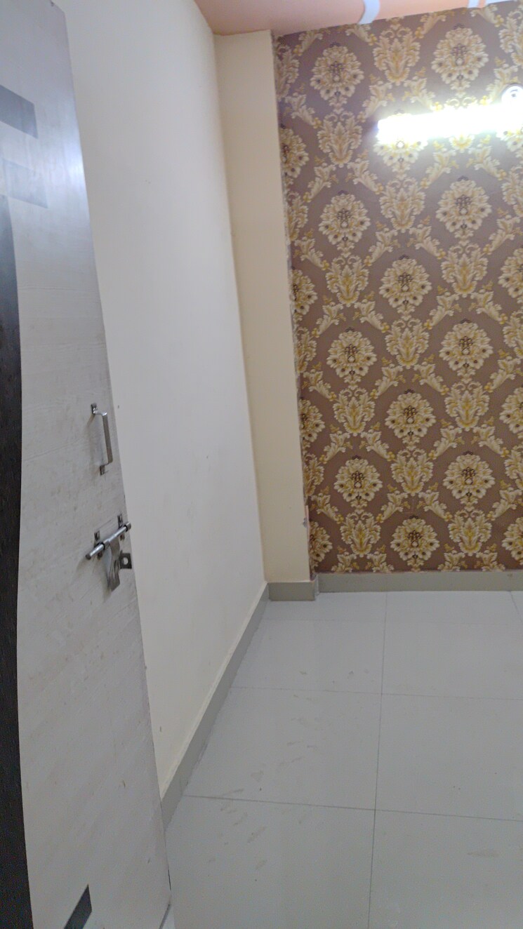 undefined, bhagwati garden 2 Bedroom 65 Sq.Yd. Builder Floor In Bhagwati Garden Delhi 9134140