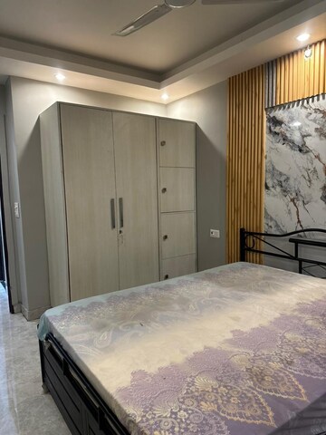 Room in 1.5 BHK Builder Floor at Sarvapriya Vihar – for Rent