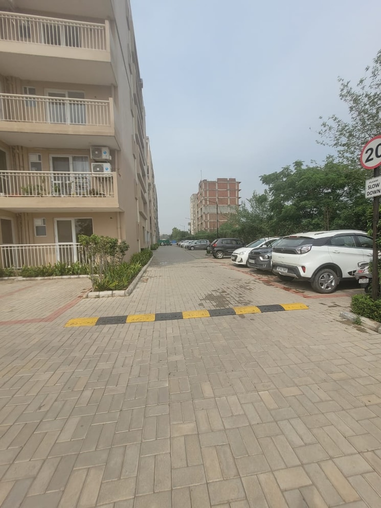  Parking, sushma-joynest-zrk 3 Bedroom 1350 Sq.Ft. Apartment In Ghazipur Zirakpur 9134184