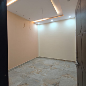 Room in 3 BHK Independent House at Kursi Road – for Sale
