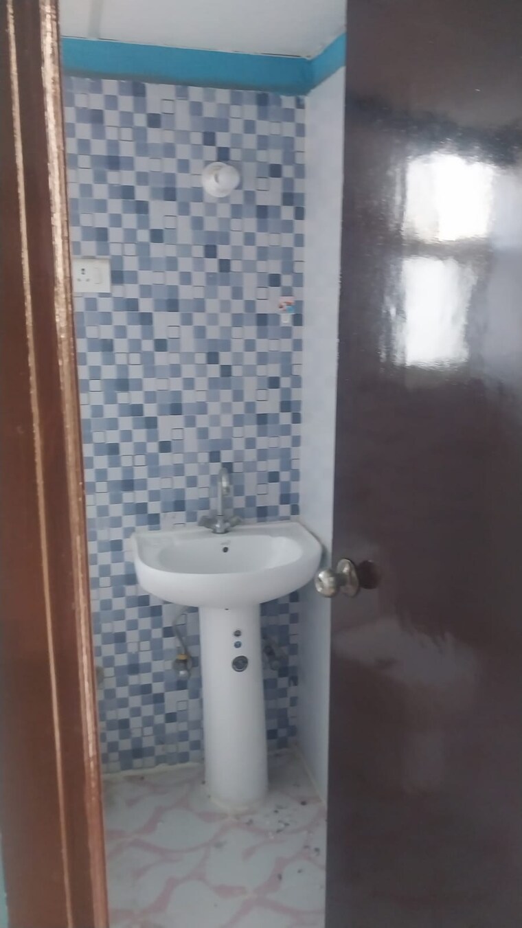 Bathroom, eureka-diya-green-city 2 Bedroom 971 Sq.Ft. Apartment In Raj Nagar Extension Ghaziabad 9134251