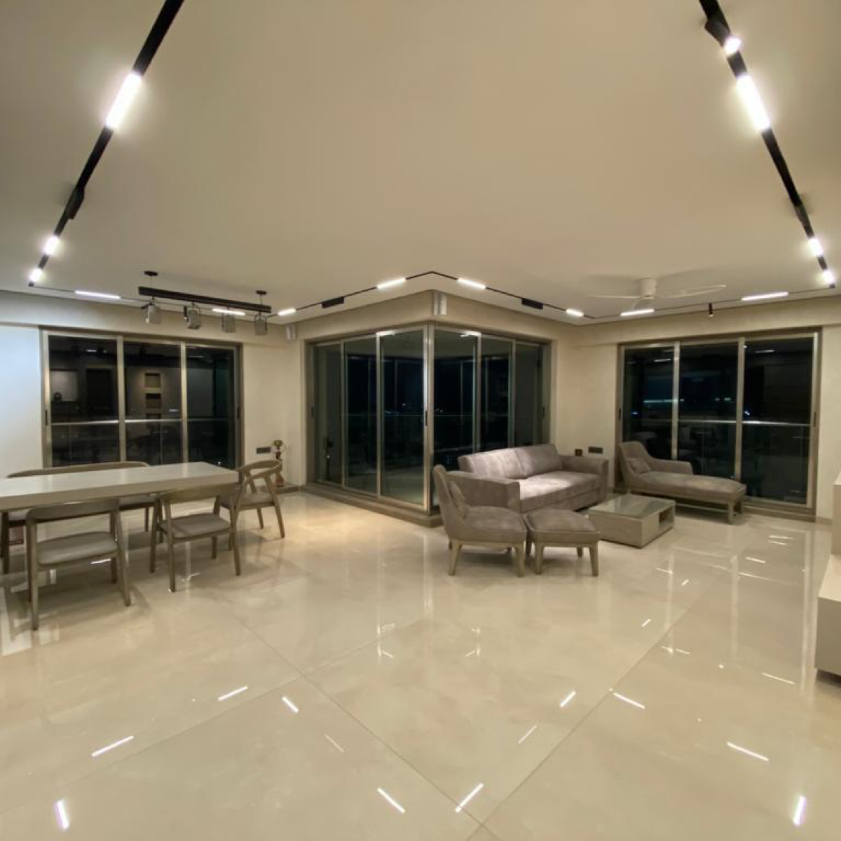 3.5 BHK Apartment For Sale in Raj Grandeur