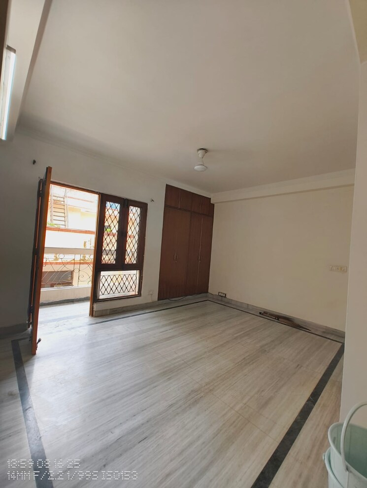 Room, freedom fighters enclave 2 Bedroom 900 Sq.Ft. Builder Floor In Freedom Fighters Enclave Delhi 9134265