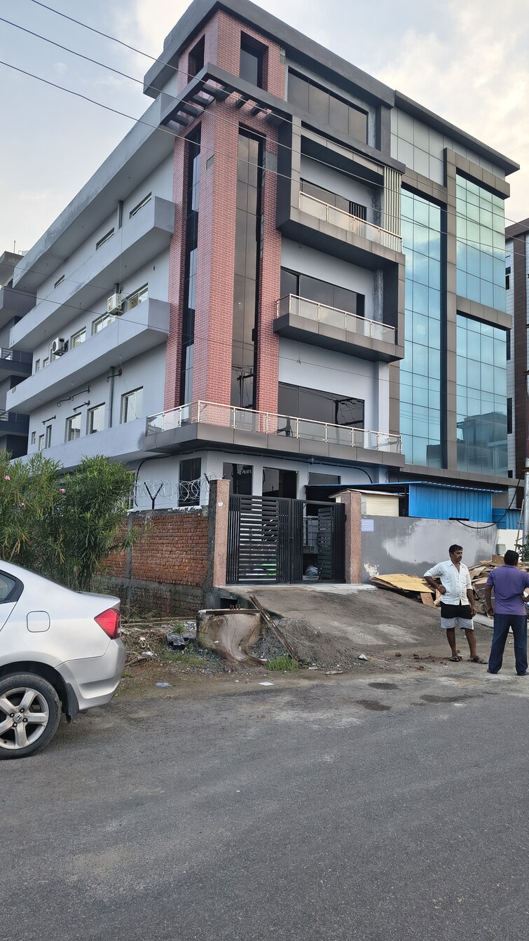 Cover Image, sector 6 Commercial Warehouse 18000 Sq.Ft. In Sector 6 Noida 9134319