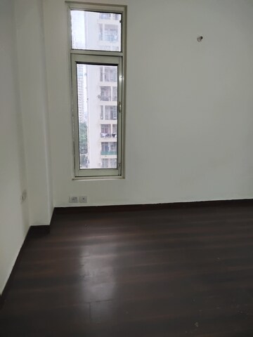 Room in 3 BHK Apartment at Assotech Windsor Court, Sector 78 – for Rent