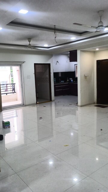 Bathroom in 3 BHK Apartment at Nitish Jayabheri Samudayam, Hi Tech City – for Rent