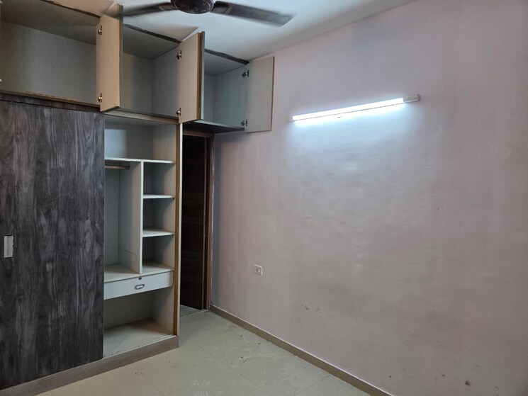 Room, signature-global-park-4-and-5 2.5 Bedroom 1081 Sq.Ft. Apartment In Sohna Sector 36 Gurgaon 9134398