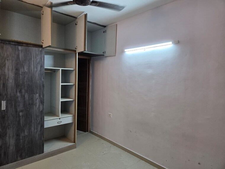 Room, signature-global-park-4-and-5 2.5 Bedroom 1081 Sq.Ft. Apartment In Sohna Sector 36 Gurgaon 9134398