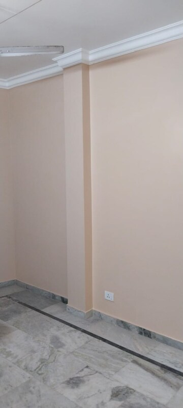 Room in 1 BHK Builder Floor at Govindpuri – for Sale