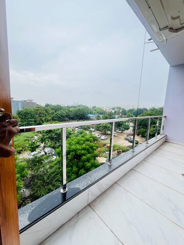 Balcony in Studio Builder Floor at Sector 47 – for Rent