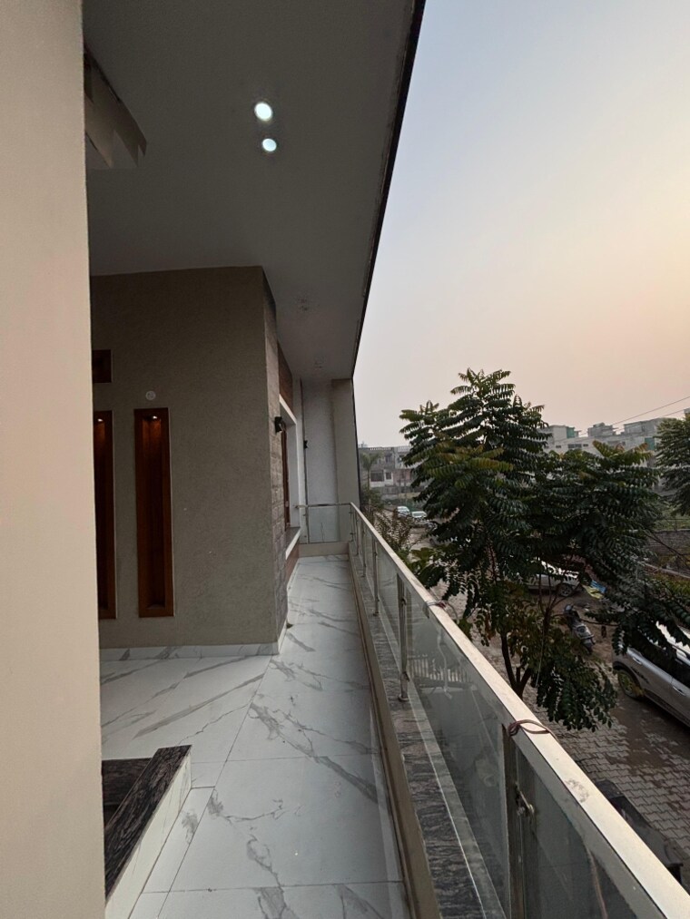 Balcony, sector 125 4 Bedroom 145 Sq.Yd. Independent House In Sector 125 Mohali 9134521