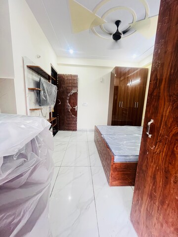 Furnished Amenities in Studio Builder Floor at Sector 38 – for Rent