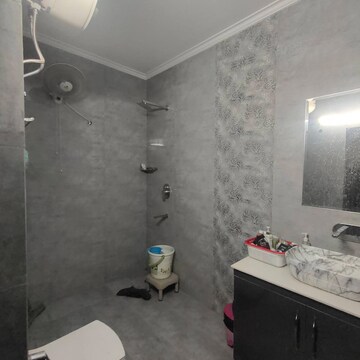 Bathroom in 4 BHK Villa at DLF Pink Town House, Dlf City Phase 3 – for Sale