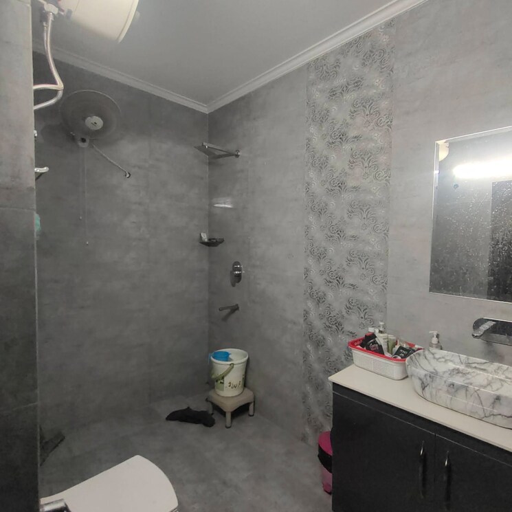 Bathroom, dlf-pink-town-house 4 Bedroom 150 Sq.Yd. Villa In Dlf City Phase 3 Gurgaon 9134526