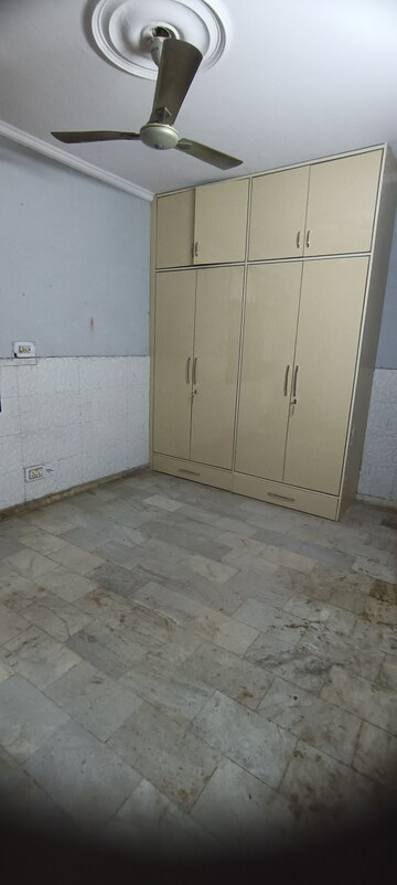 Room in 2 BHK Builder Floor at Ashok Nagar – for Rent