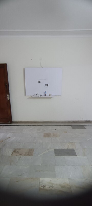 Room in 2 BHK Builder Floor at Ashok Nagar – for Rent