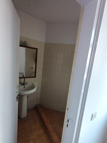 Bathroom in 2 BHK Apartment at DLF Silver Oaks, Sector 26 – for Rent