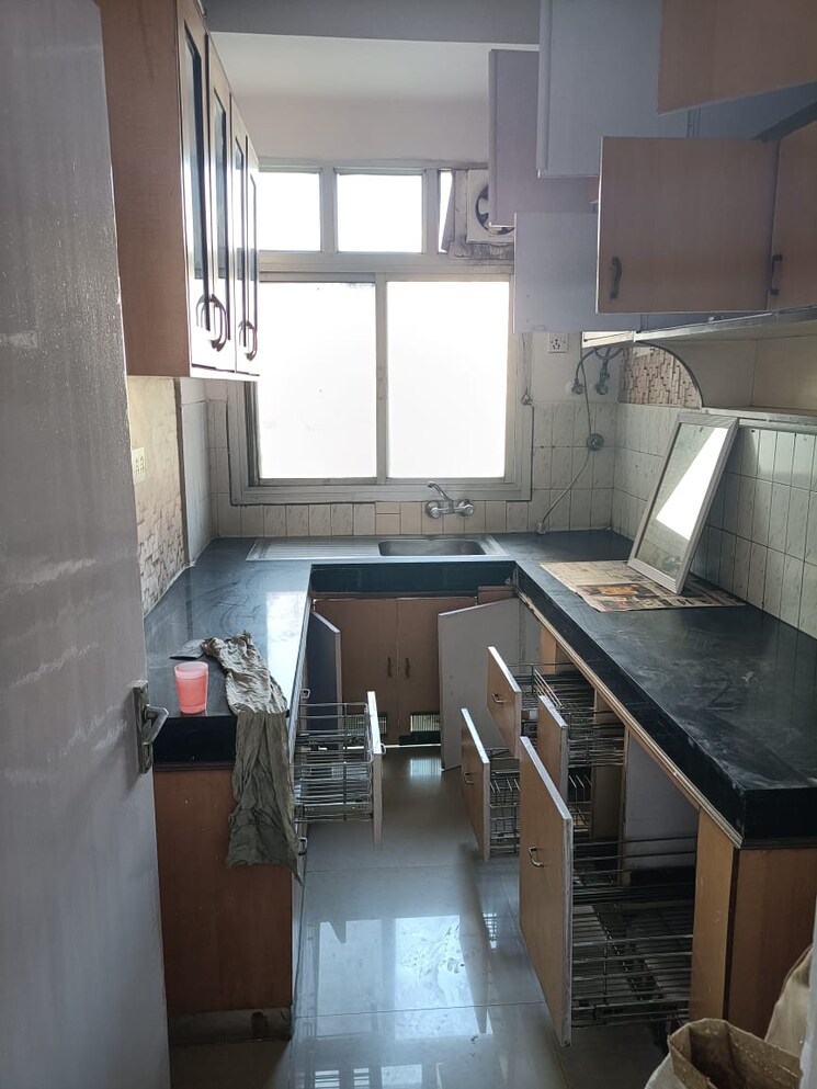 Kitchen, dlf-silver-oaks 2 Bedroom 1150 Sq.Ft. Apartment In Sector 26 Gurgaon 9134553