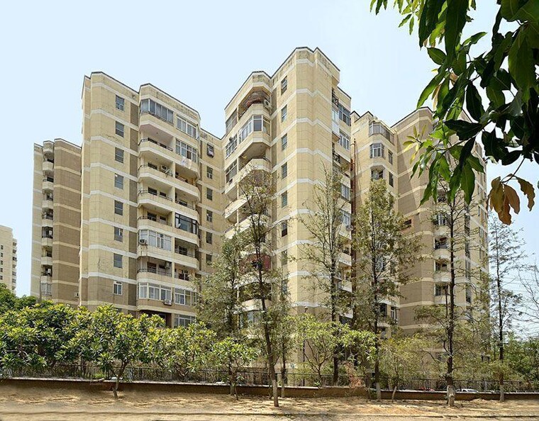 Exterior View, dlf-silver-oaks 2 Bedroom 1150 Sq.Ft. Apartment In Sector 26 Gurgaon 9134558
