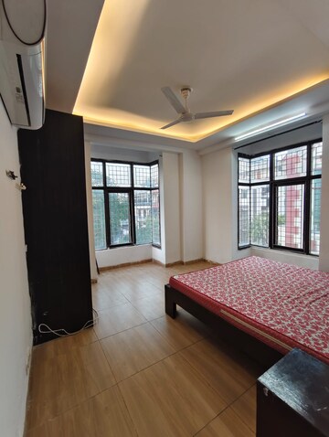 Bedroom in 2 BHK Builder Floor at Sector 51 – for Rent