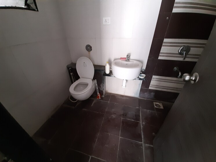 Bathroom, goel-ganga-bhagyoday 3 Bedroom 1600 Sq.Ft. Apartment In Sinhagad Pune 9134609