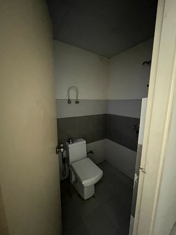 Attached Bathroom, gls-arawali-homes-phase-2 2 Bedroom 467 Sq.Ft. Apartment In Sohna Sector 4 Gurgaon 9134637