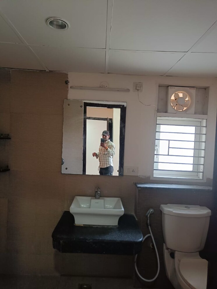 Bathroom, jaypee-pavilion-heights-iv 3 Bedroom 2003 Sq.Ft. Apartment In Sector 128 Noida 9134653