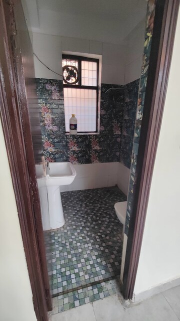 Bathroom in 3 BHK Builder Floor at Green Fields Colony – for Rent