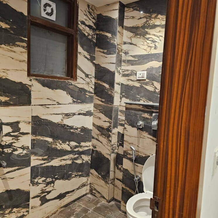 Attached Bathroom, chattarpur 2 Bedroom 1100 Sq.Ft. Builder Floor In Chattarpur Delhi 9134687