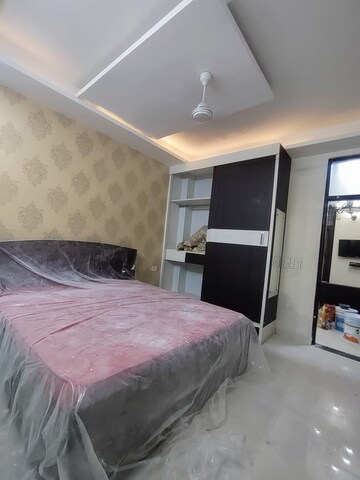 Bedroom in 2 BHK Builder Floor at Sector 51 – for Rent
