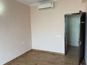 Room in 3 BHK Apartment at Jaypee Pavilion Heights III, Sector 128 – for Rent
