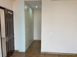 Room in 3 BHK Apartment at Jaypee Pavilion Heights III, Sector 128 – for Rent