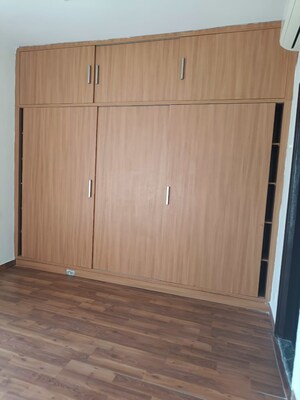 Room in 3 BHK Apartment at Jaypee Pavilion Heights III, Sector 128 – for Rent