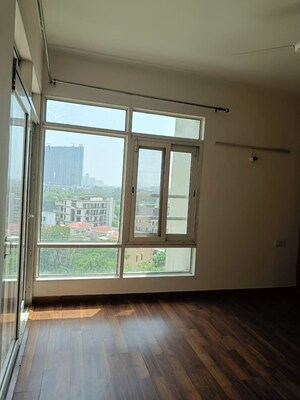 Room in 3 BHK Apartment at Jaypee Pavilion Heights III, Sector 128 – for Rent