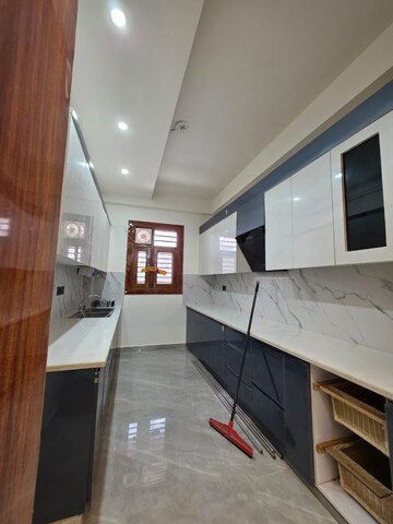 Kitchen in 3 BHK Builder Floor at Shouryapuram, Lal Kuan – for Sale
