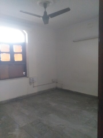 Room in 2 BHK Builder Floor at New Rajinder Nagar – for Rent
